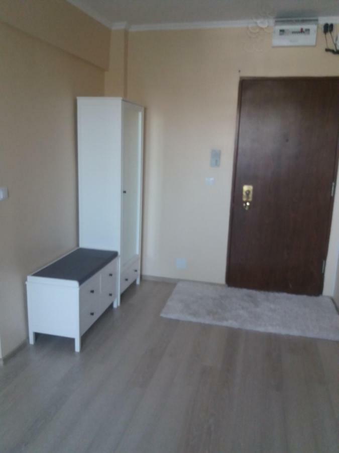Juli'S Apartment Орадя Экстерьер фото